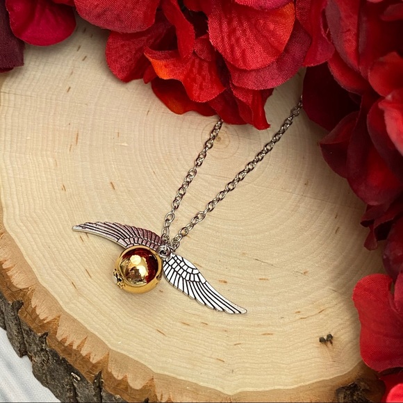 Harry Potter Golden Snitch Necklace - Picture 4 of 13